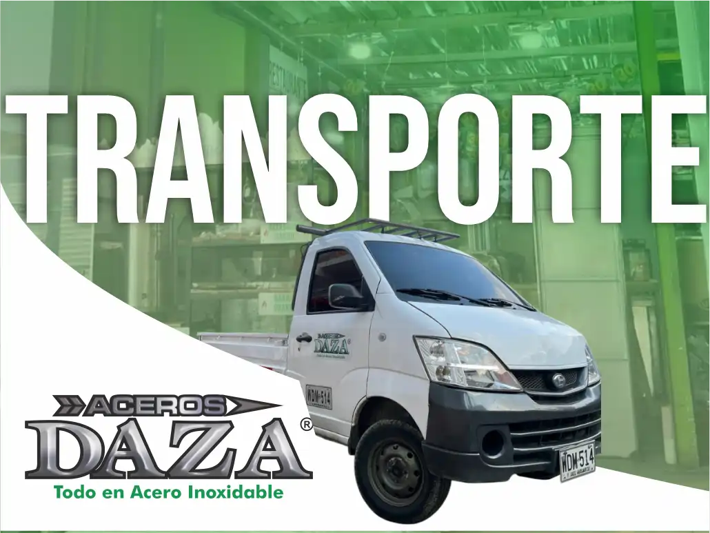 Camión transportando equipo industrial