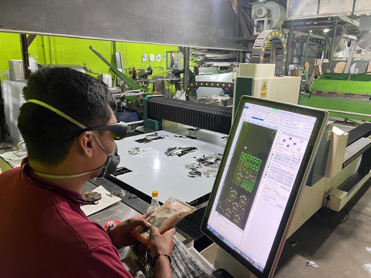 Corte láser de piezas industriales